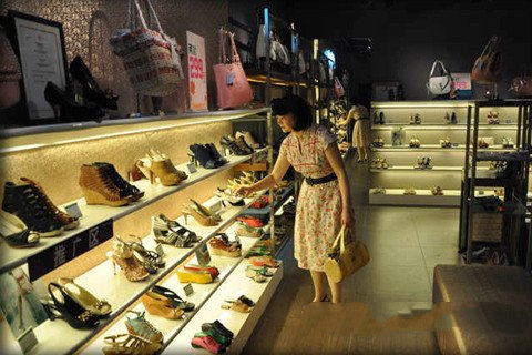 梦见在鞋店购物_周公解梦梦到在鞋店购物是什么意思_做梦梦见在鞋店购物好不好